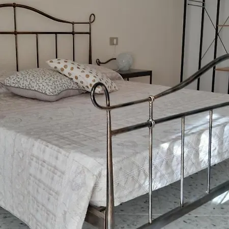 Phiniscollis Bed & Breakfast *