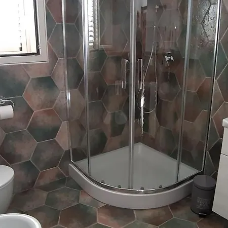 Bed & Breakfast Phiniscollis 3*