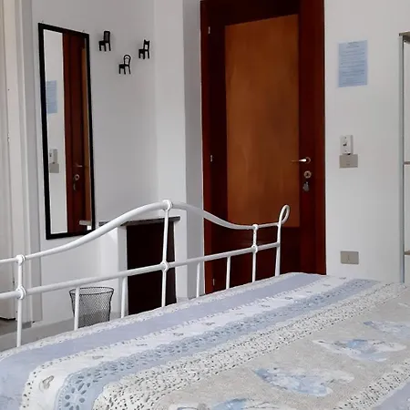 Bed & Breakfast Phiniscollis 3*