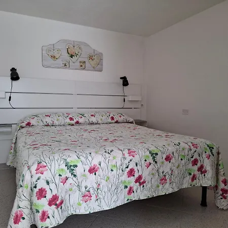 Phiniscollis Bed & Breakfast *