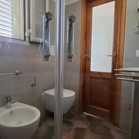 Bed & Breakfast Phiniscollis 3*